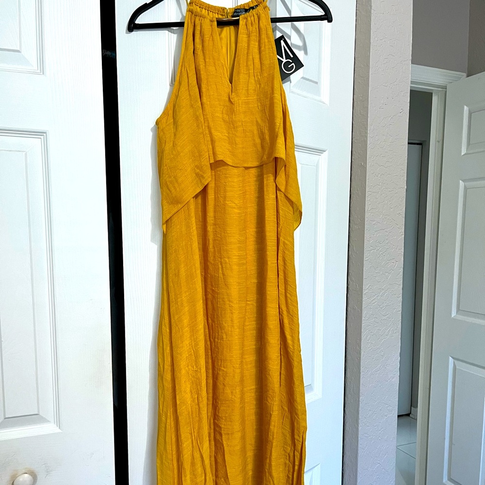 NWT Mlle Gabrielle calf length dress. Size M